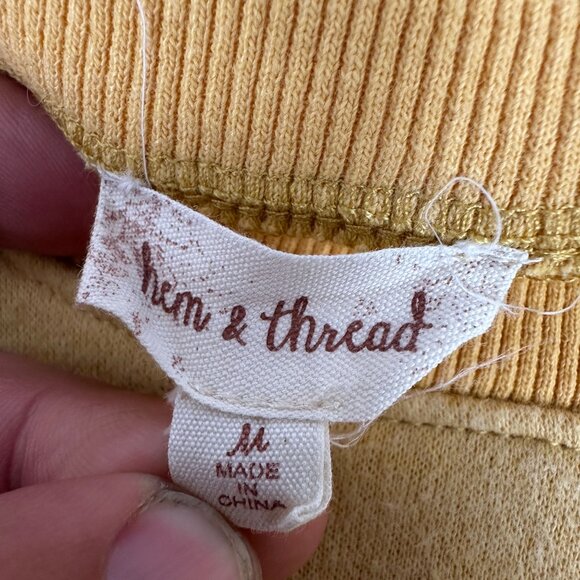 Hem And Thread Size M Pullover Sweatshirt All I Want Is Coffee Graphic Yellow - Picture 4 of 5